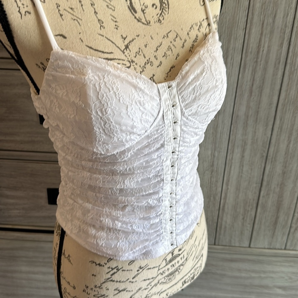 Moa Moa White Camisole Top with Delicate Lace - Picture 2 of 10